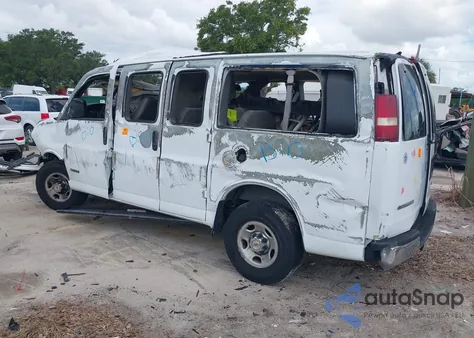 2004 Chevrolet Express z USA, uszkodzony, nr VIN 1GAGG25U541221443